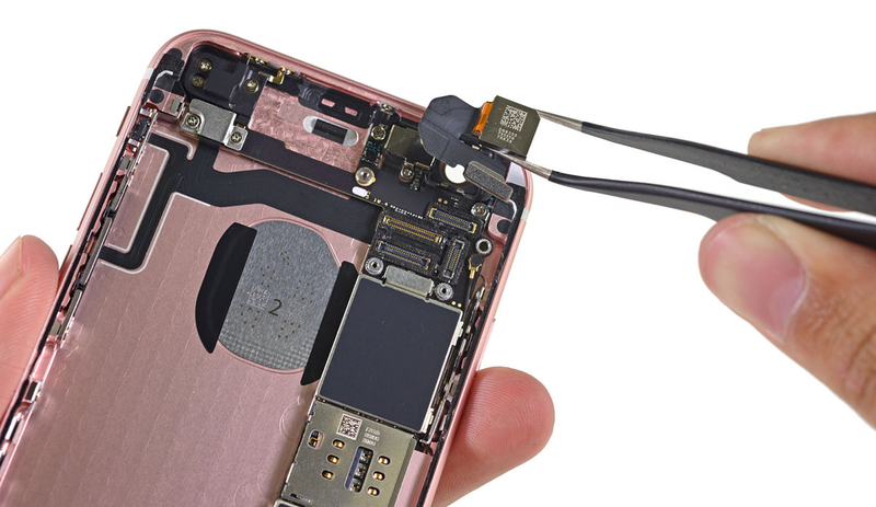Illustration for article titled Así es el iPhone 6S por dentro: 2GB de memoria Samsung y fácil de reparar